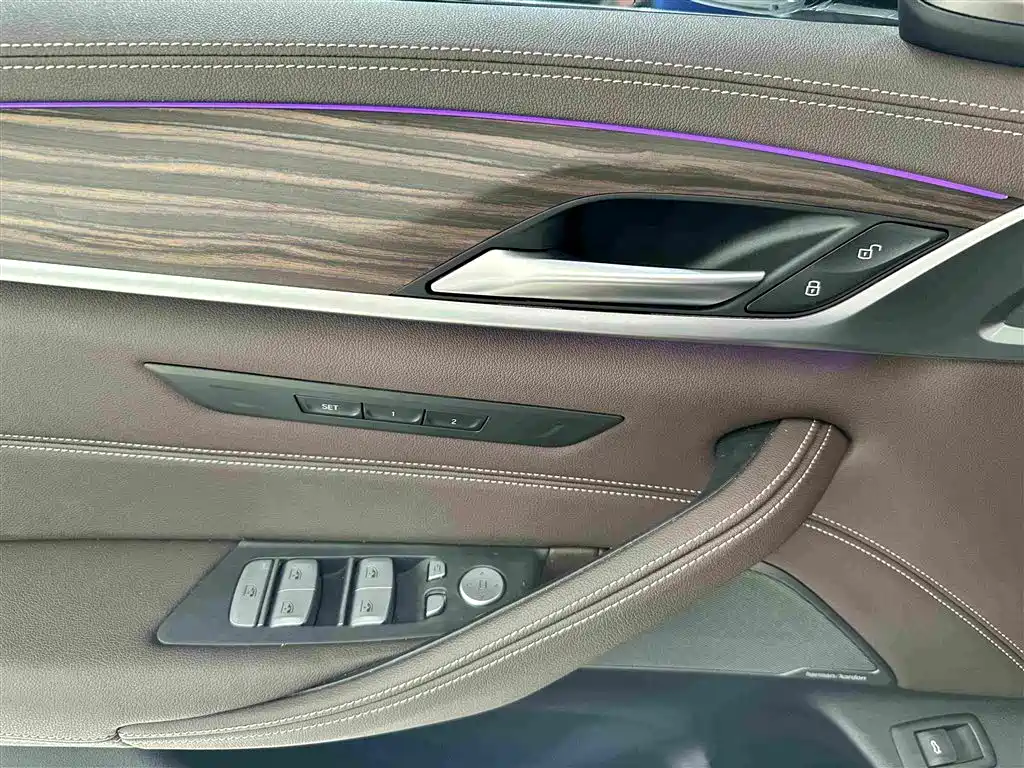 BMW 5 Series 2024 — фото 10