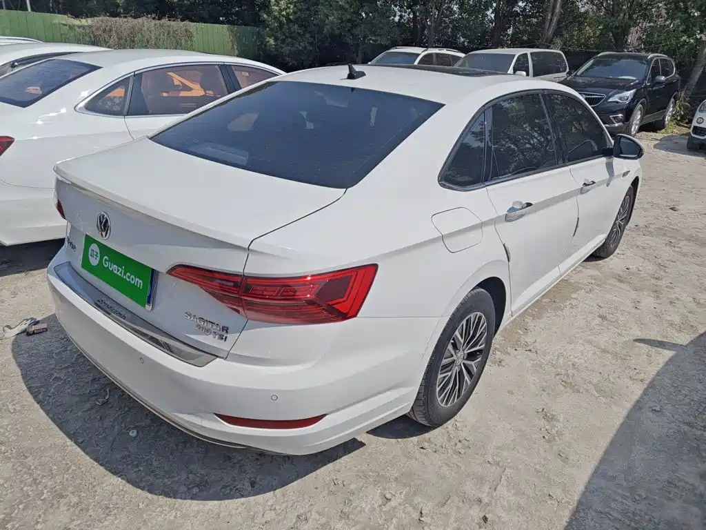 Volkswagen Sagitar 2021