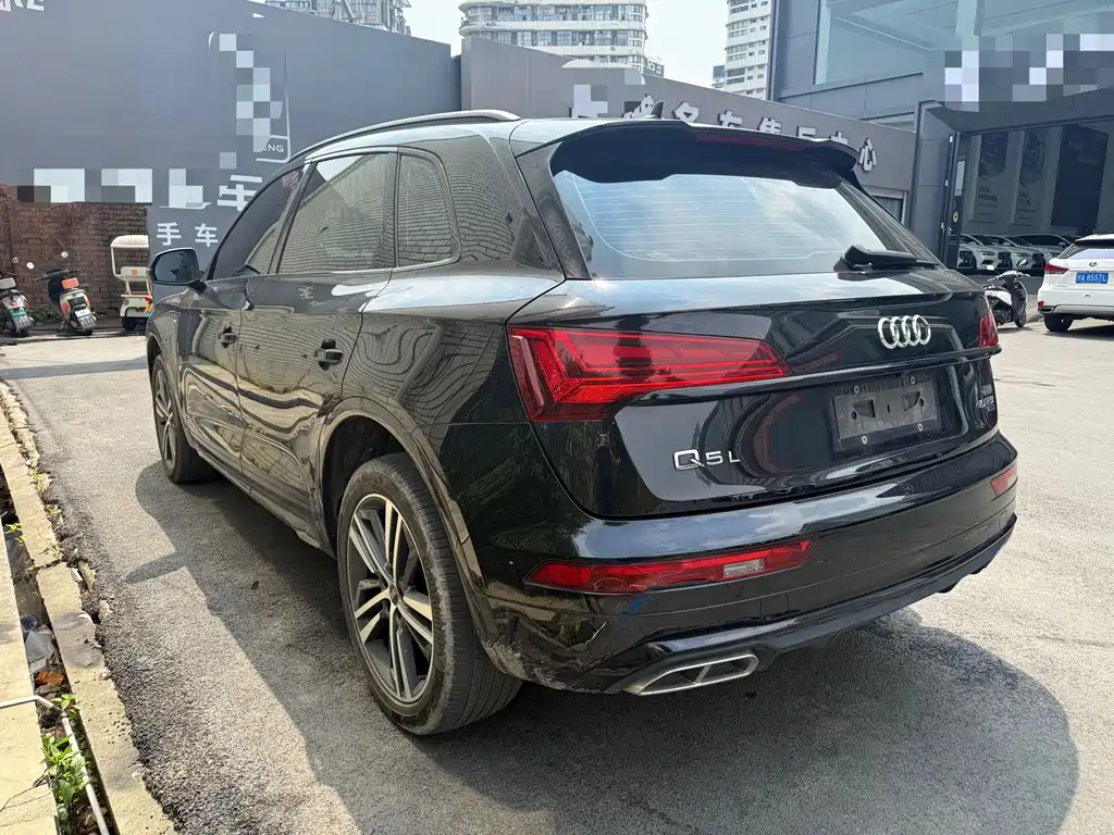 Audi Q5L 2022 — фото 10