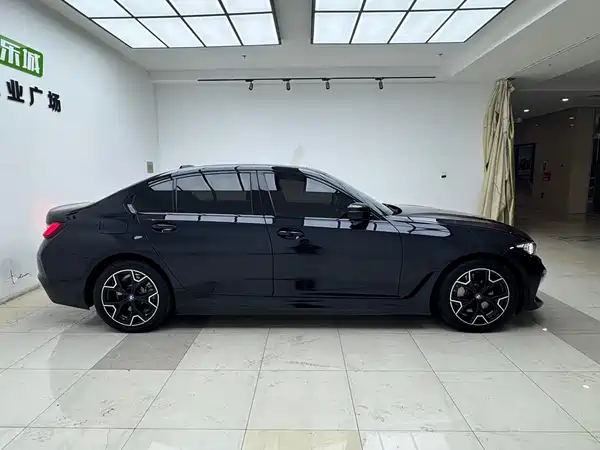 BMW i3 2024