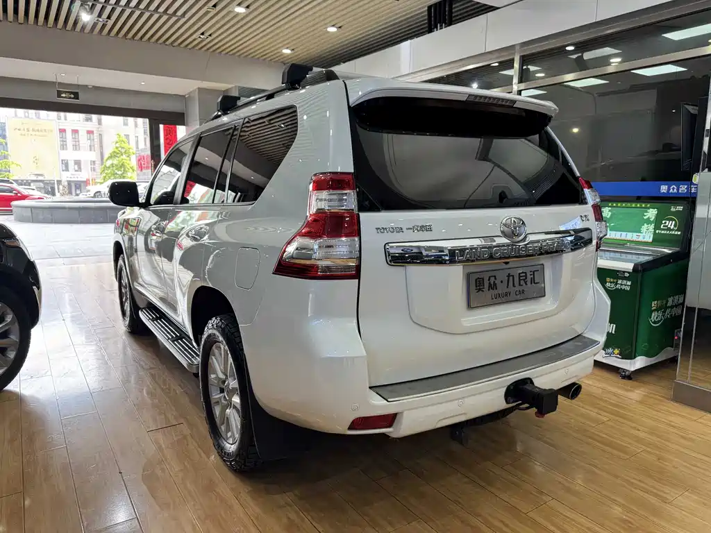 Toyota Prado 2016 — фото 17