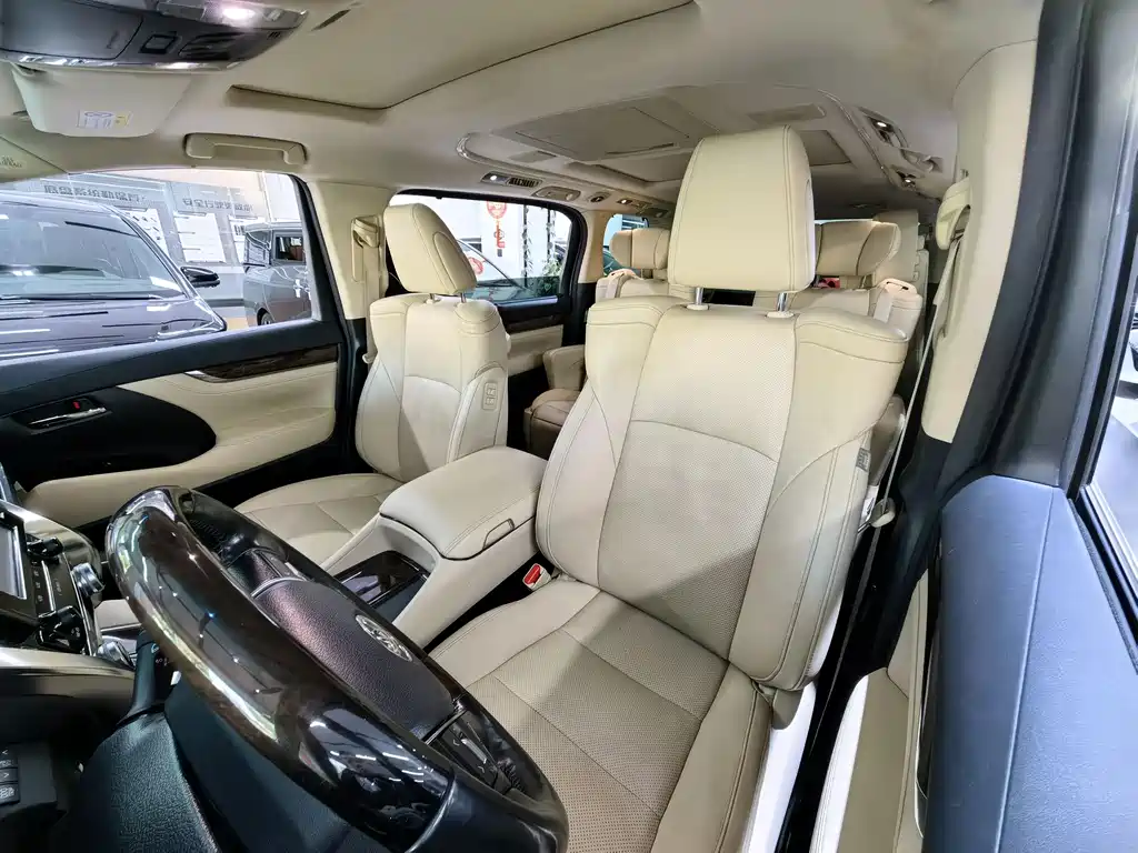 Toyota Alphard 2019 — фото 13
