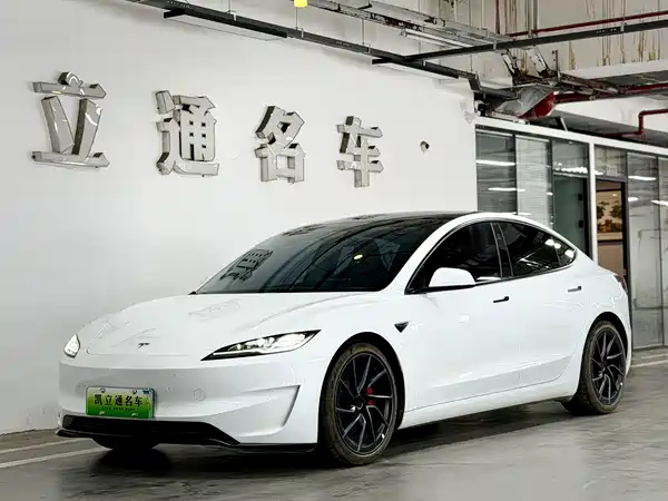 Tesla Model 3 2025