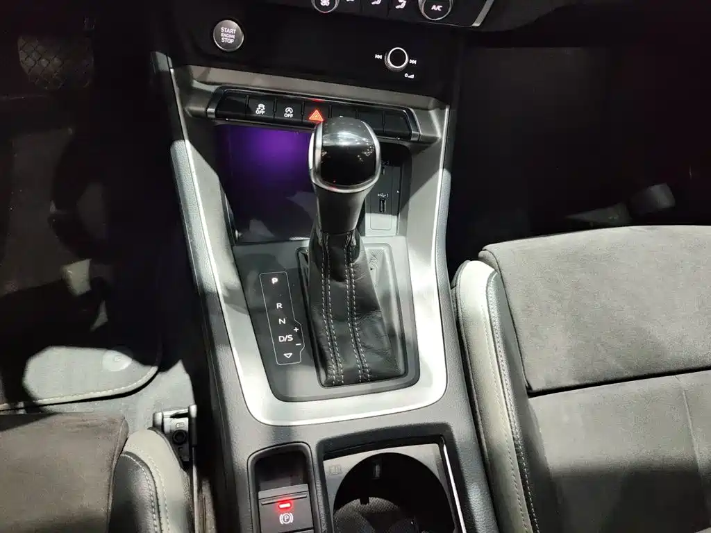 Audi Q3 2020 — фото 10