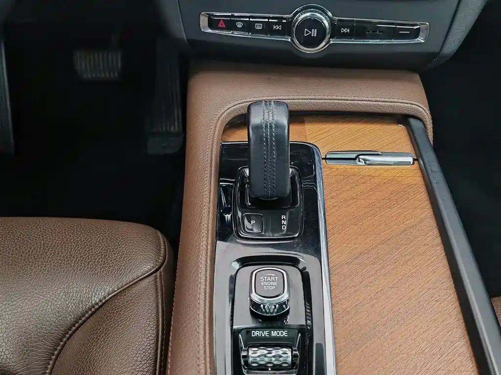 Volvo S90 2021 — фото 13