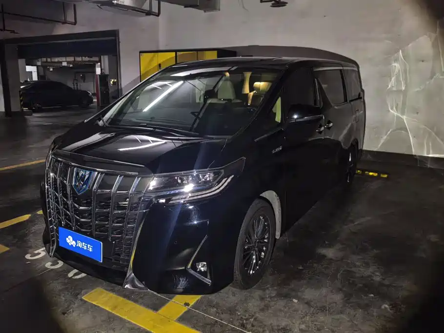 Toyota Alphard 2023 — фото 1