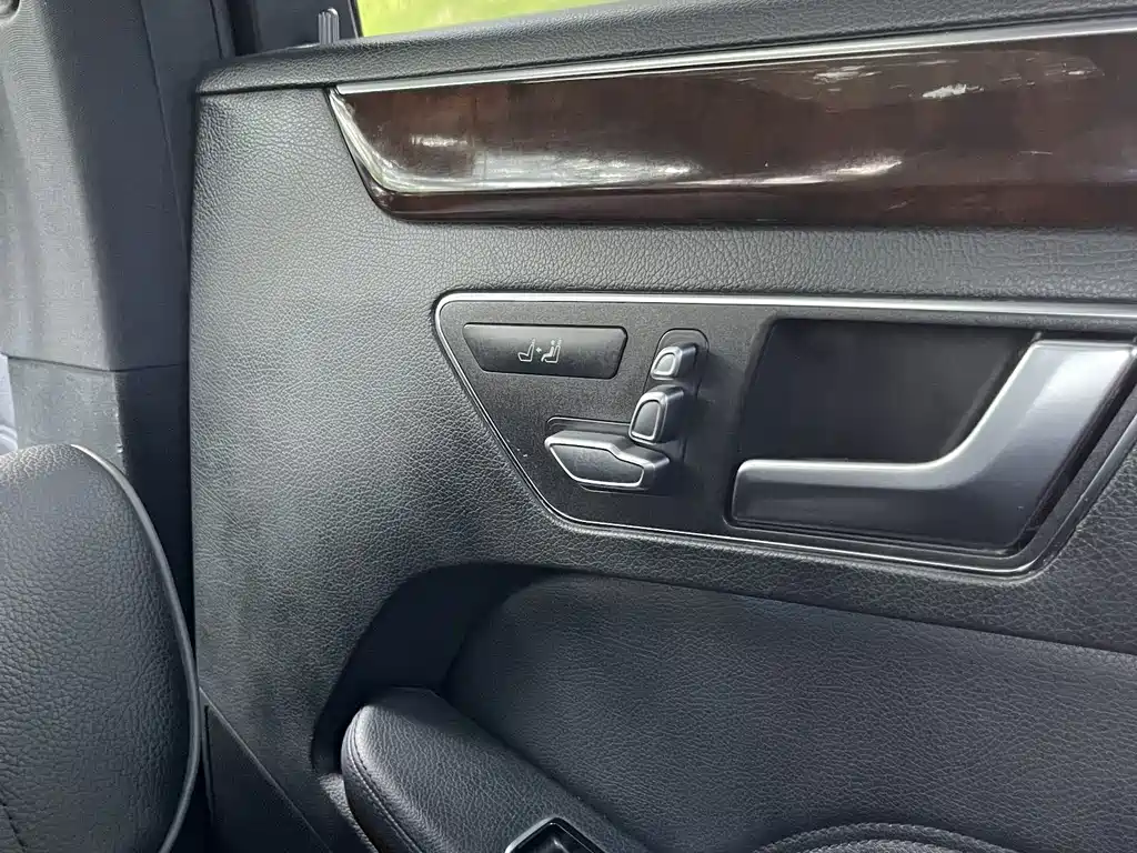 Mercedes-Benz E-Class 2014 — фото 19