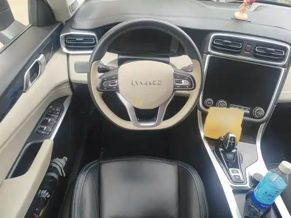 Lynk & Co 01 2017