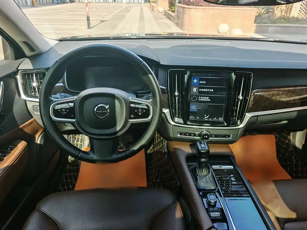 Volvo S90 2018 — фото 20