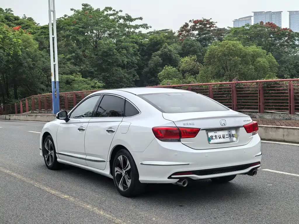 Honda Spirior 2015 — фото 8
