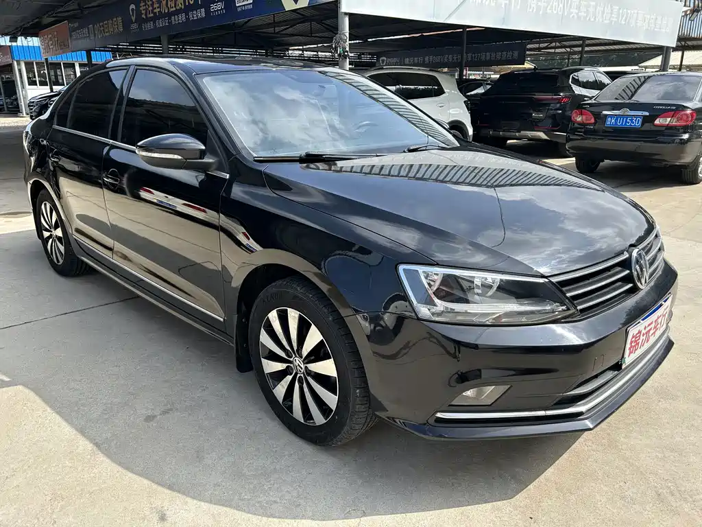 Volkswagen Sagitar 2016