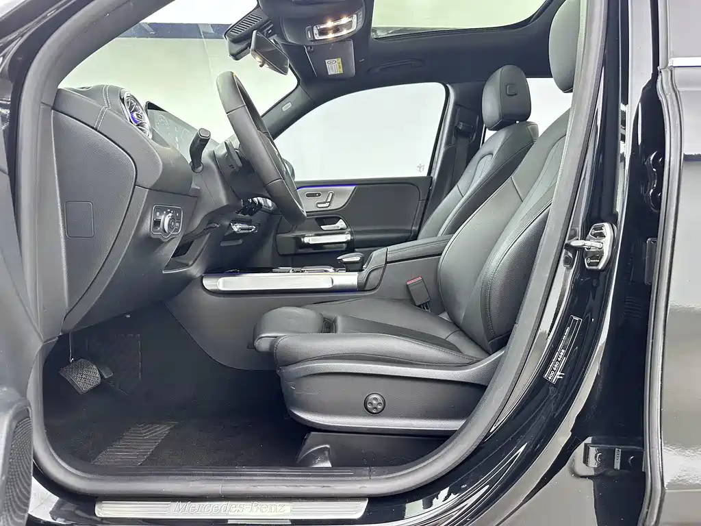 Mercedes-Benz GLB 2021