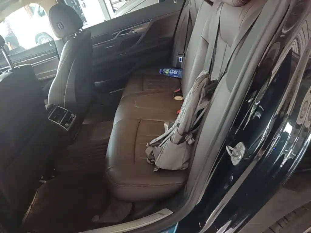 BMW 7 Series 2019 — фото 17