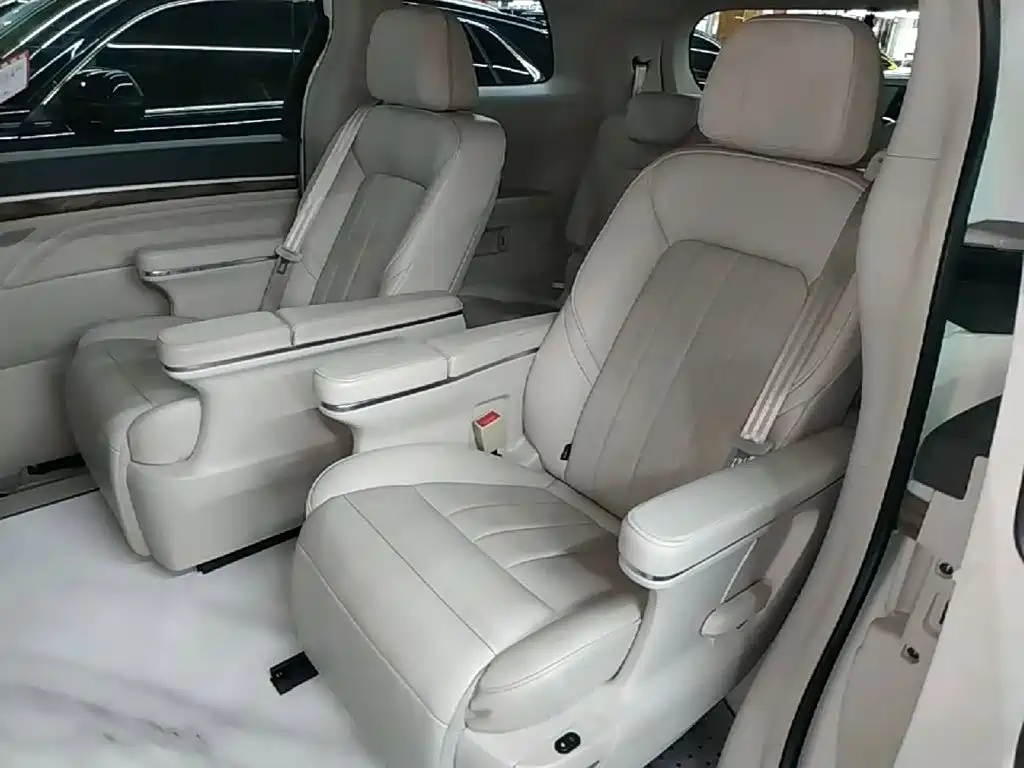 GAC Motor Trumpchi M8 2019 — фото 17
