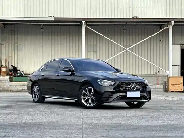 Mercedes-Benz E-Class 2022