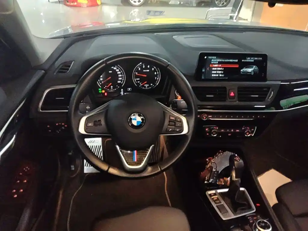 BMW 1 Series 2017 — фото 11
