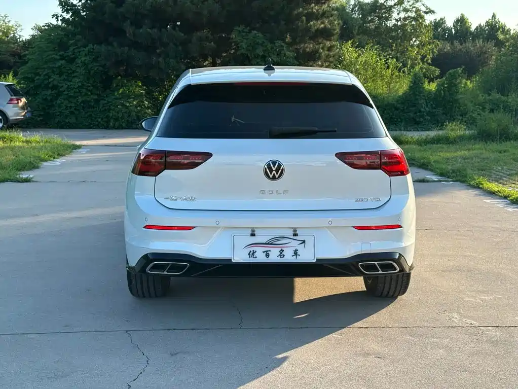 Volkswagen Golf 2024