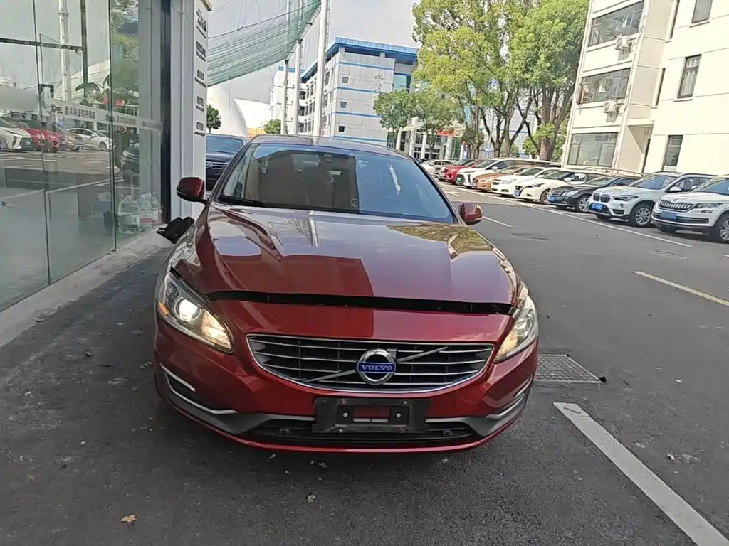 Volvo S60 2015 — фото 3