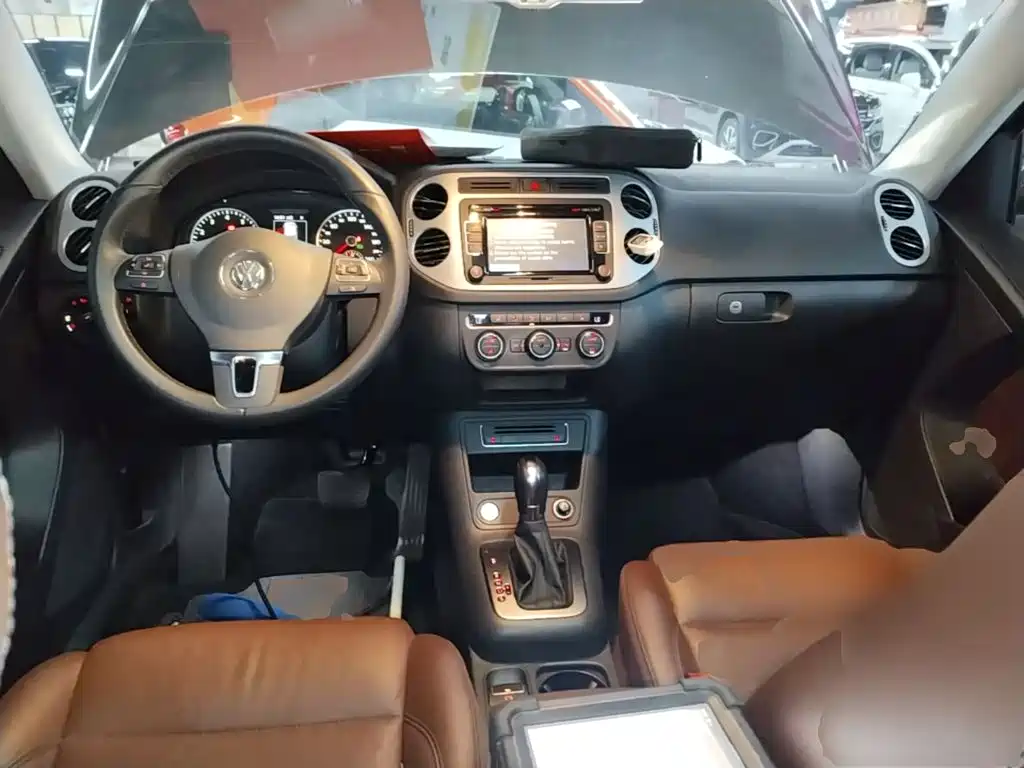 Volkswagen Tiguan 2015 — фото 10