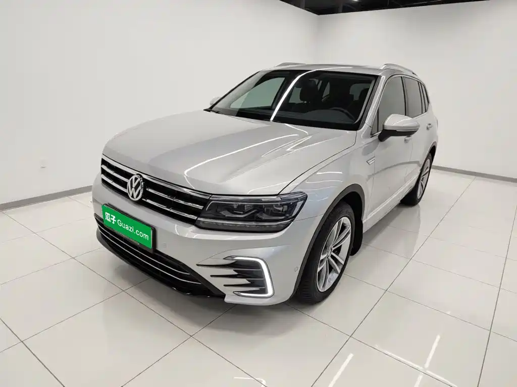 Volkswagen Tiguan L Plug-In Hybrid 2020 — фото 2