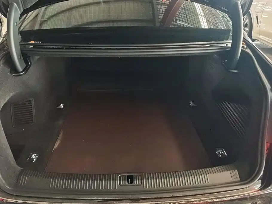 Audi A8 2021