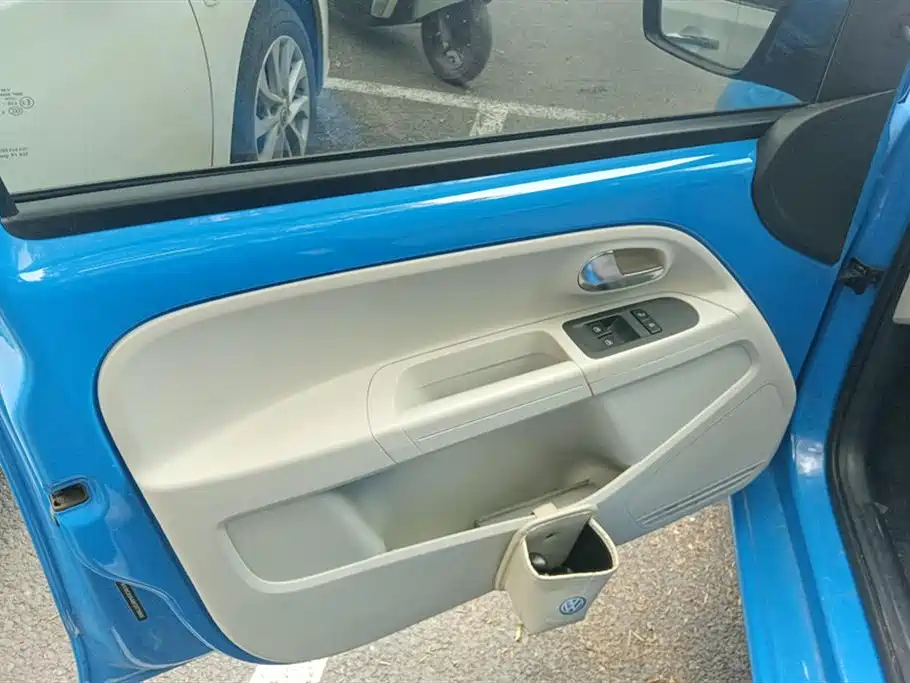 Volkswagen up! 2016
