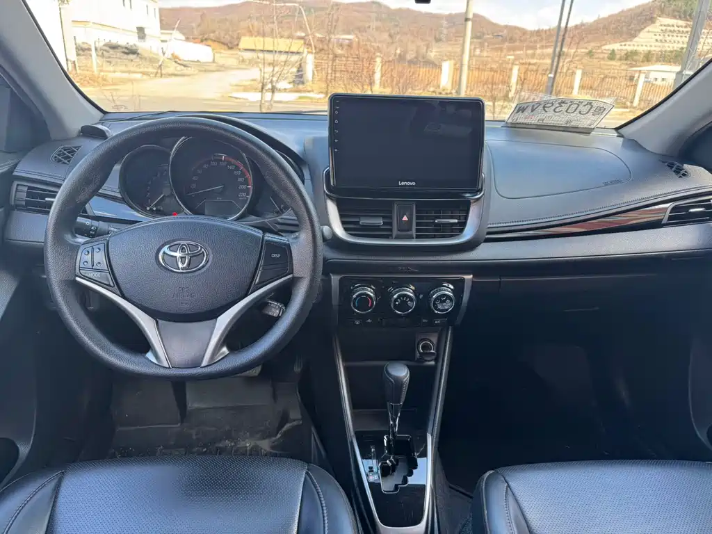 Toyota Yaris L 2021 — фото 9