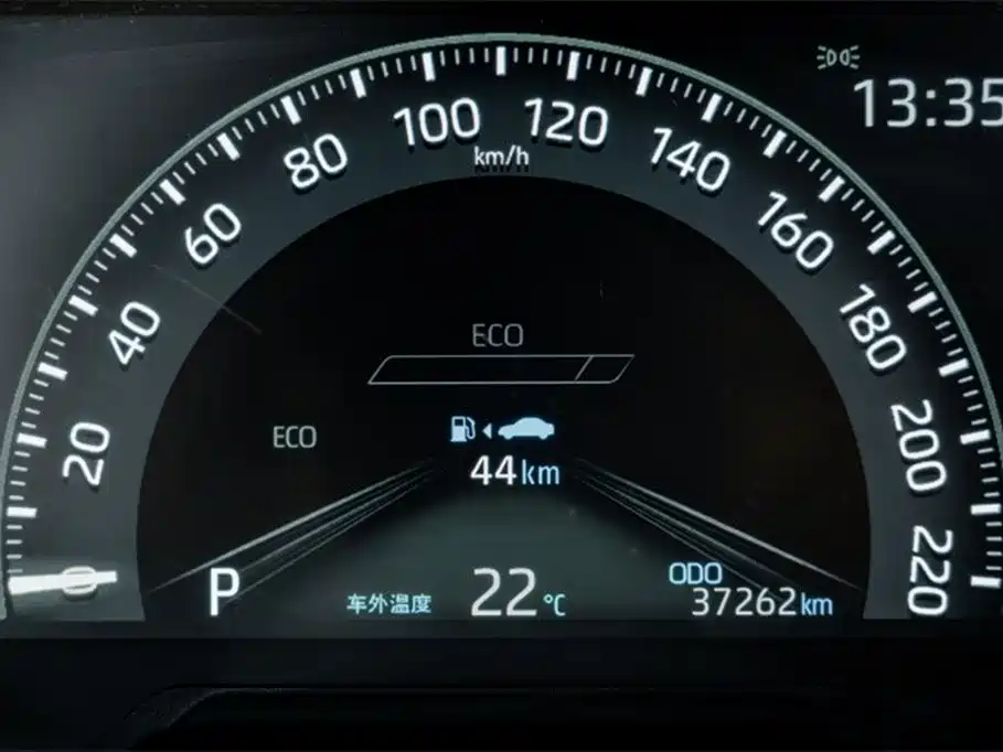 Toyota RAV4 2020 — фото 10