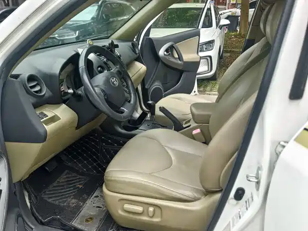 Toyota RAV4 2012