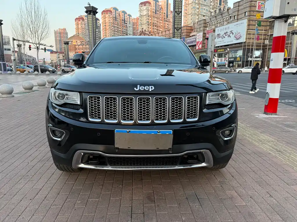 Jeep Grand Cherokee 2014 — фото 2