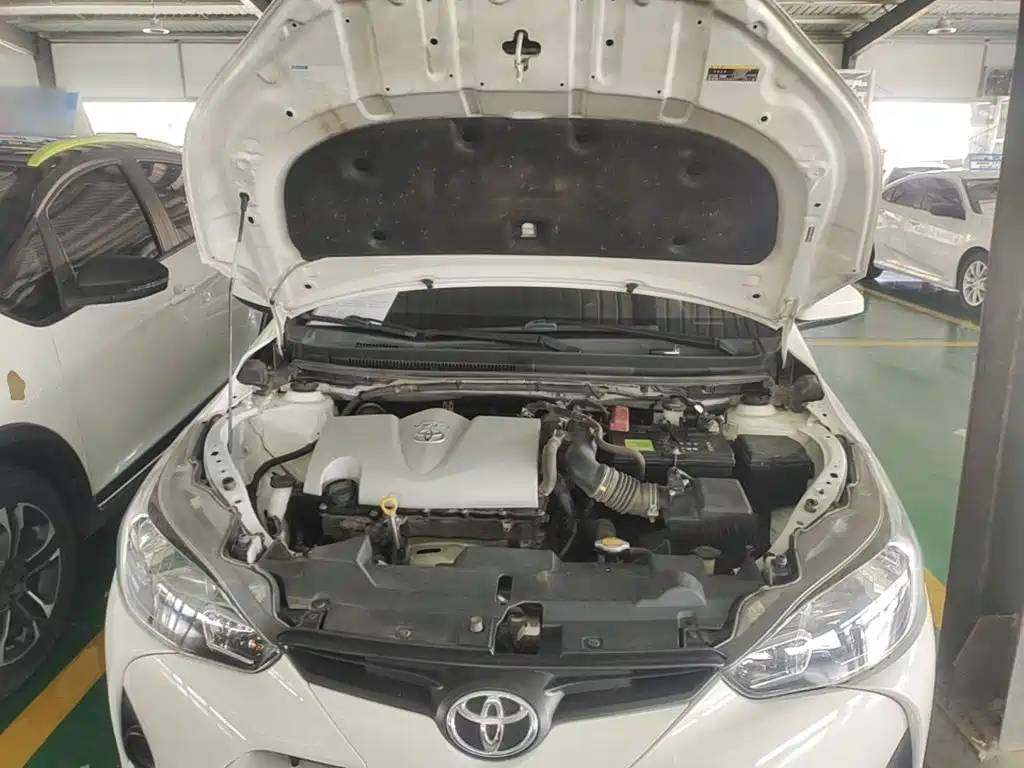 Toyota Yaris L 2017 — фото 20