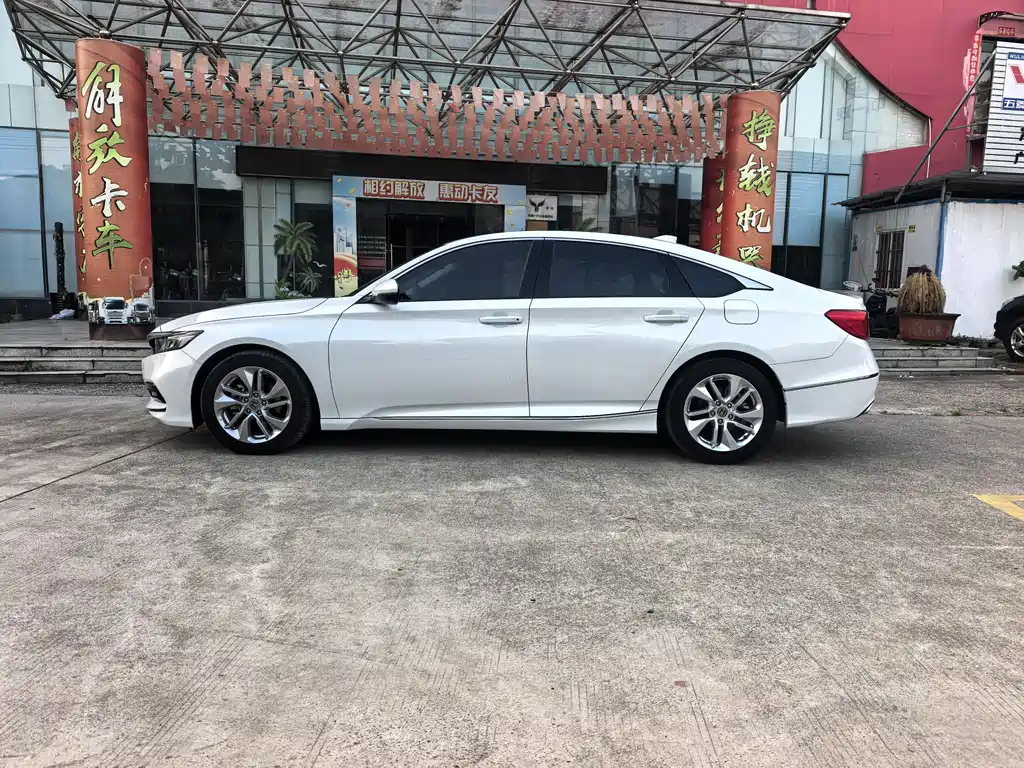 Honda Accord 2018 — фото 4