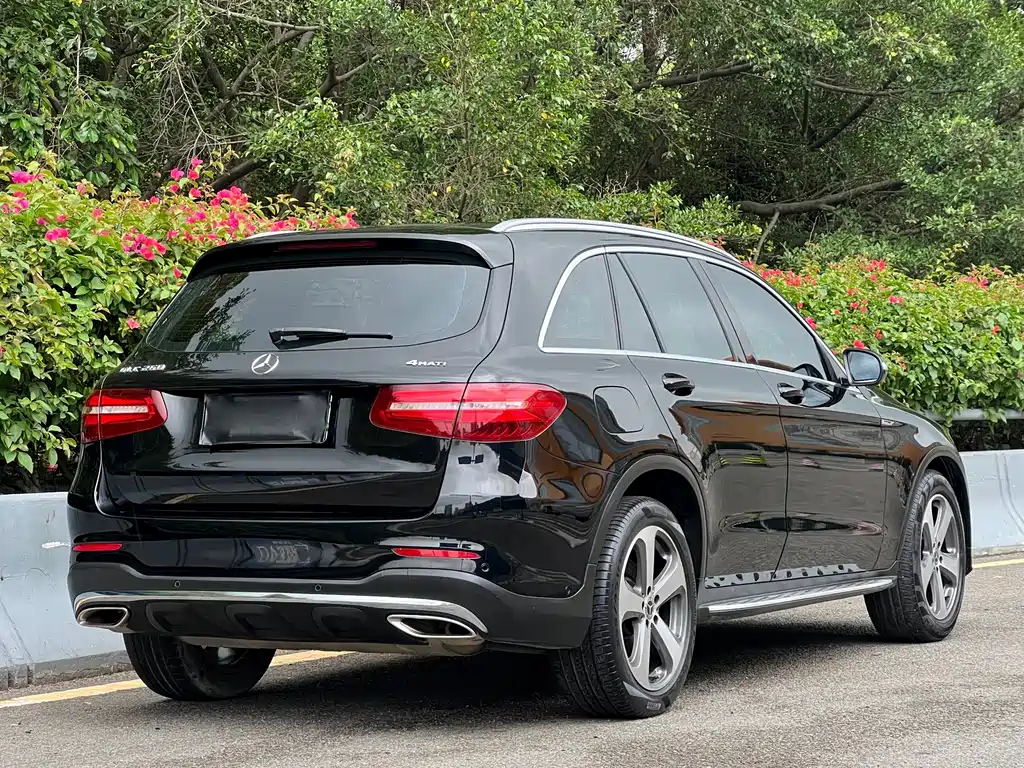 Mercedes-Benz GLC 2017 — фото 18