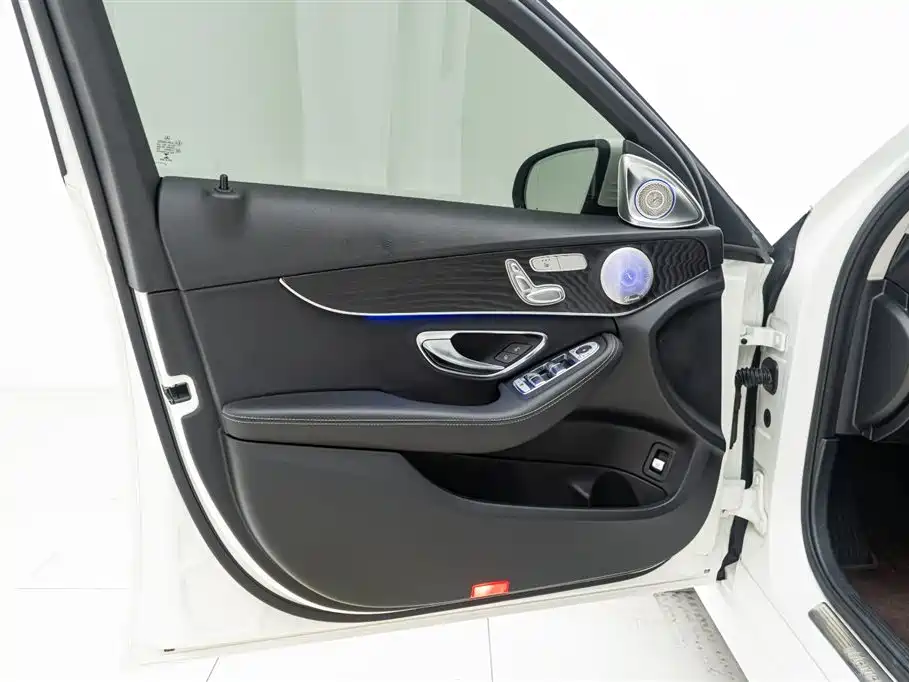 Mercedes-Benz C-Class 2020 — фото 17