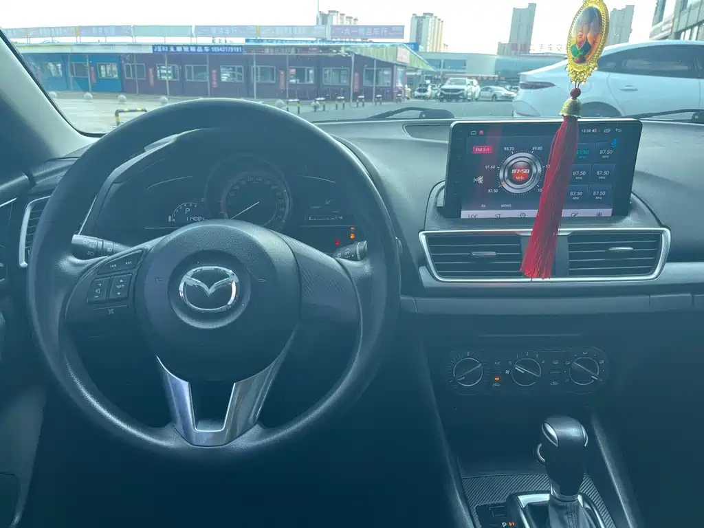 Mazda 3 Axela 2016