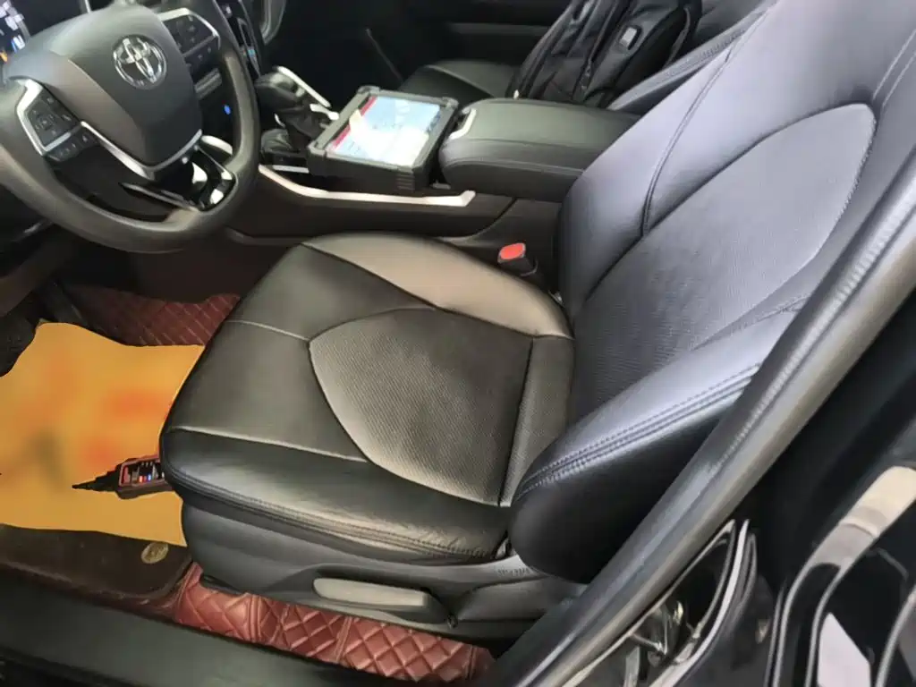 Toyota Highlander 2022 — фото 15
