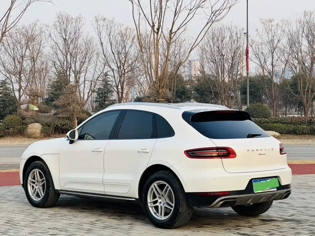 Porsche Macan 2016 — фото 24