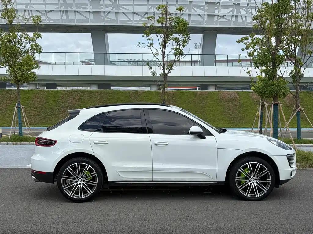 Porsche Macan 2017 — фото 8