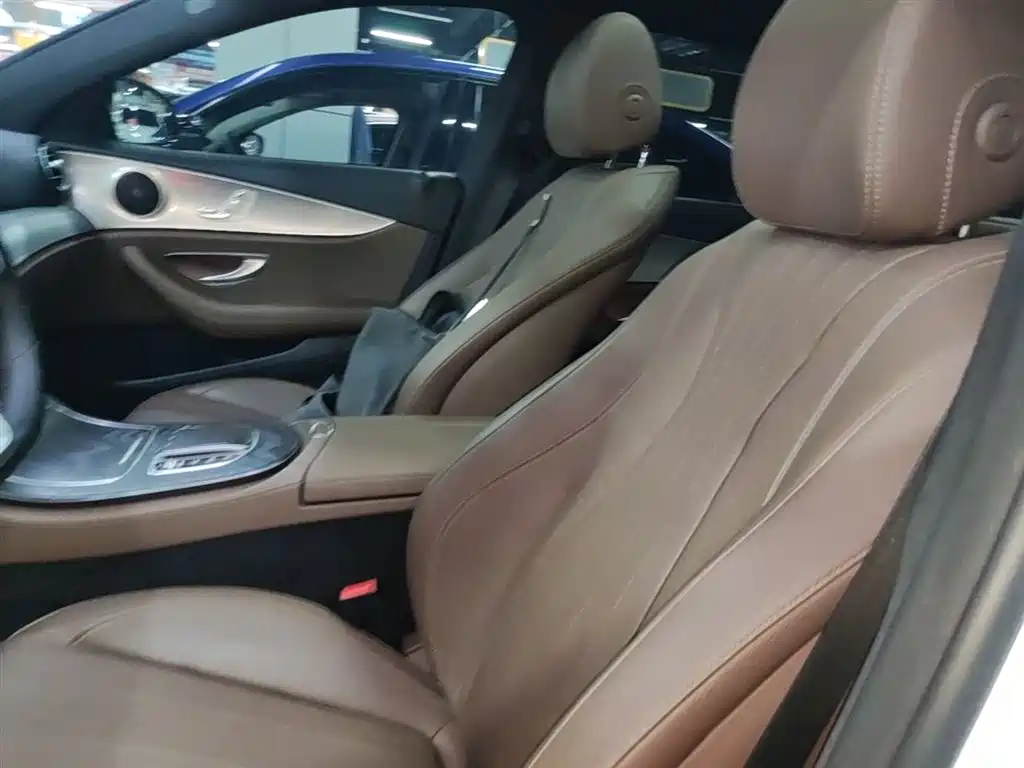 Mercedes-Benz E-Class 2020 — фото 15