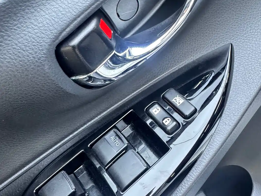 Toyota Yaris L 2022 — фото 19