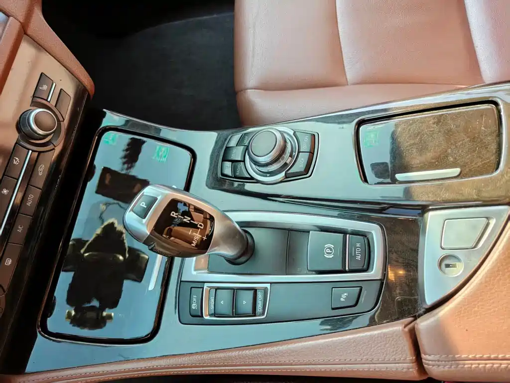 BMW 5 Series 2016 — фото 17