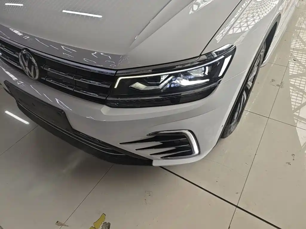 Volkswagen Tiguan L PHEV 2020 — фото 24