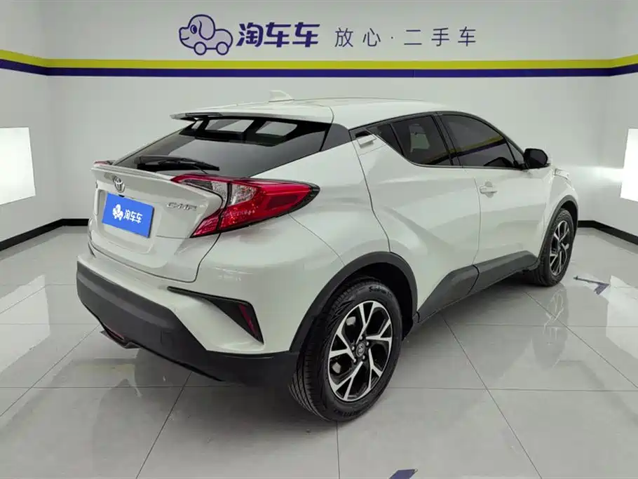 Toyota C-HR 2020 — фото 3