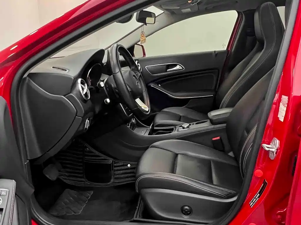 Mercedes-Benz GLA 2016 — фото 13