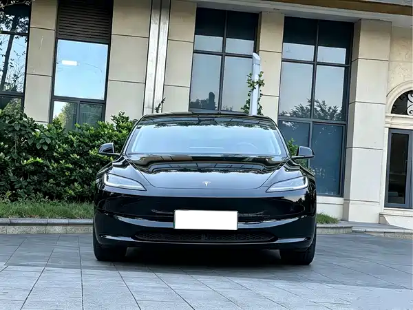 Tesla Model 3 2024