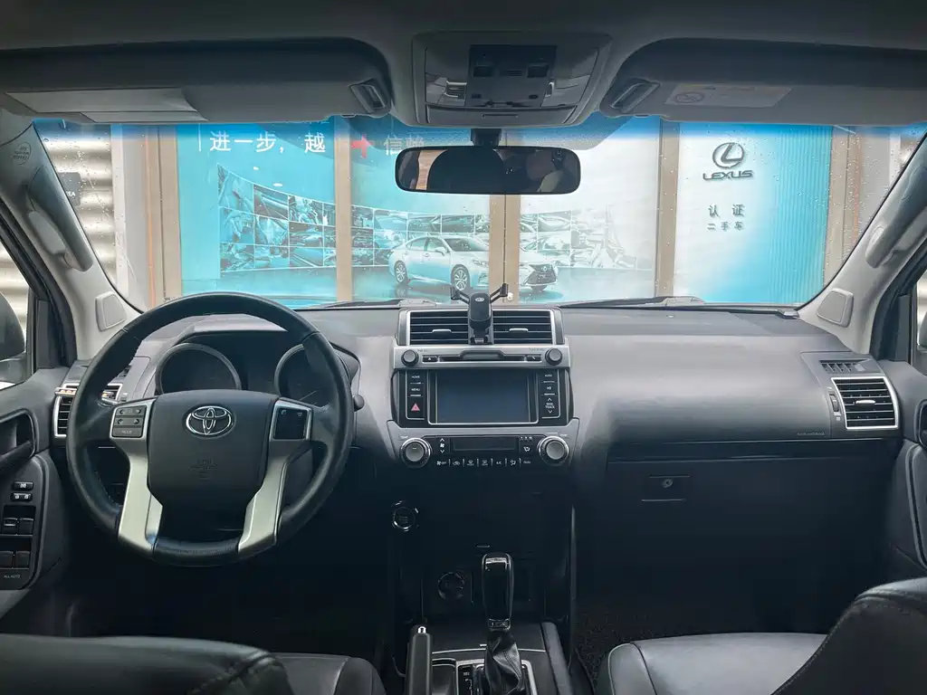 Toyota Prado 2017 — фото 10