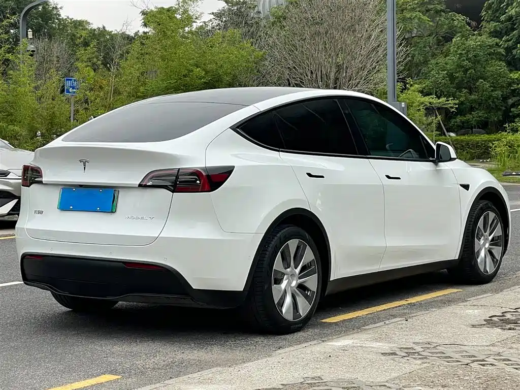 Tesla Model Y 2022 — фото 24