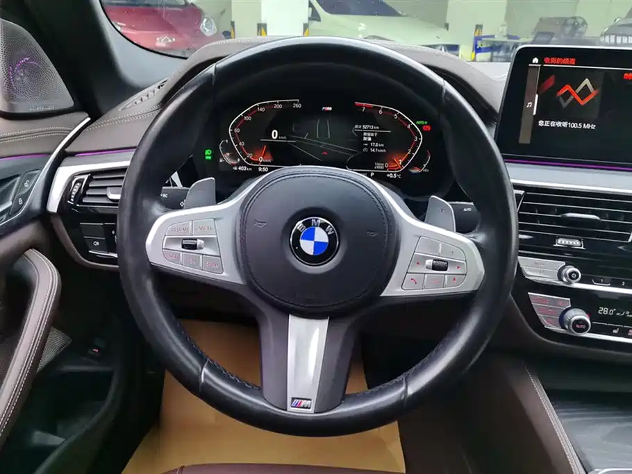 BMW 5 Series 2022 — фото 15