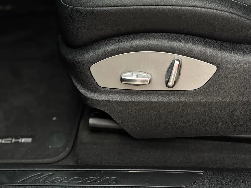 Porsche Macan 2020 — фото 15