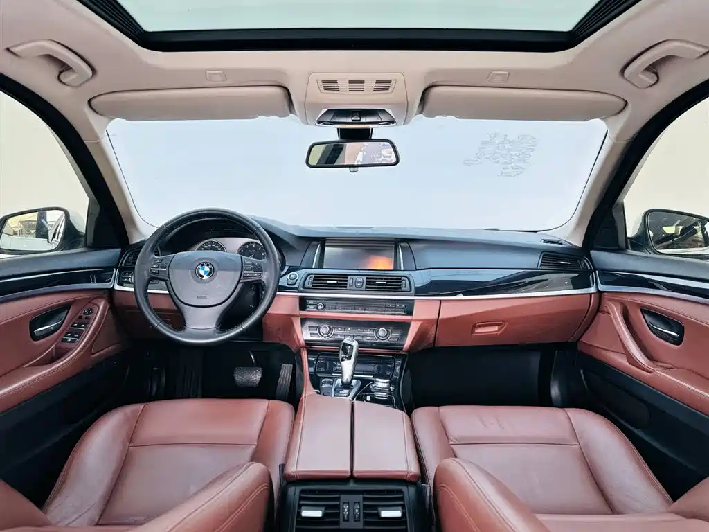 BMW 5 Series 2014 — фото 15